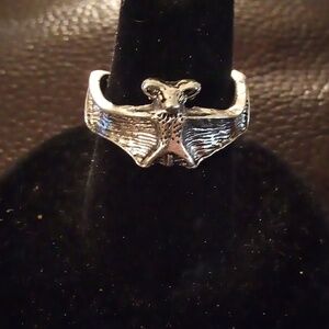 ❤️3/$10❤️NIP - Silver Tone Hollow Style New Design Ring - OS